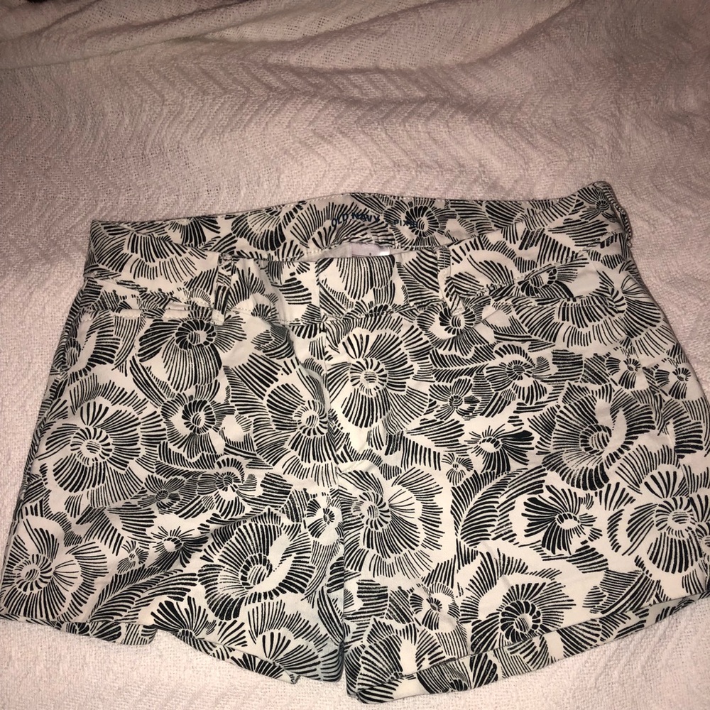 Old navy floral pixie chino shorts